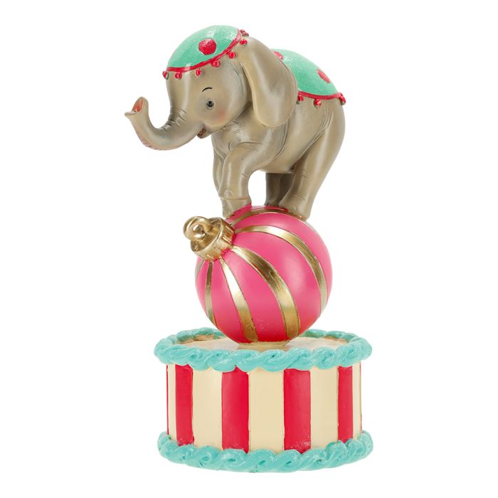 Circus elephant on base poly